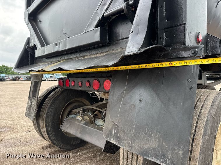 image for item EQ1422 1996 Clement RKHS2621 end dump trailer