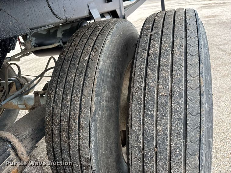 image for item EQ1422 1996 Clement RKHS2621 end dump trailer