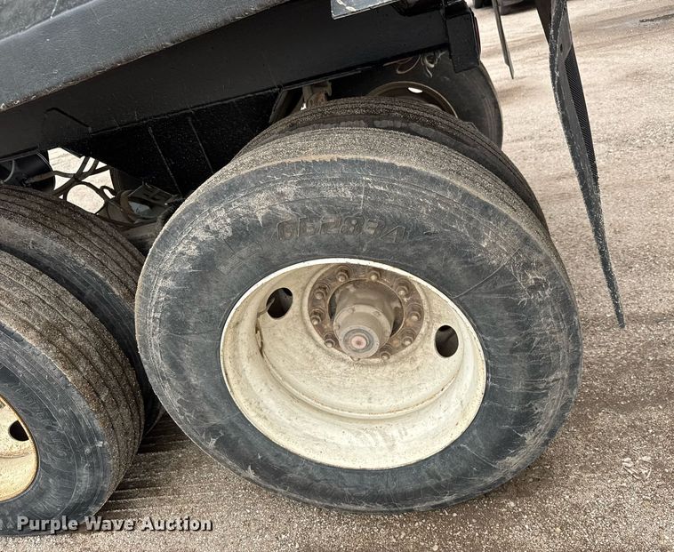 image for item EQ1422 1996 Clement RKHS2621 end dump trailer