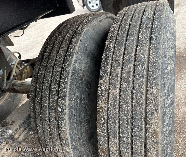 image for item EQ1422 1996 Clement RKHS2621 end dump trailer