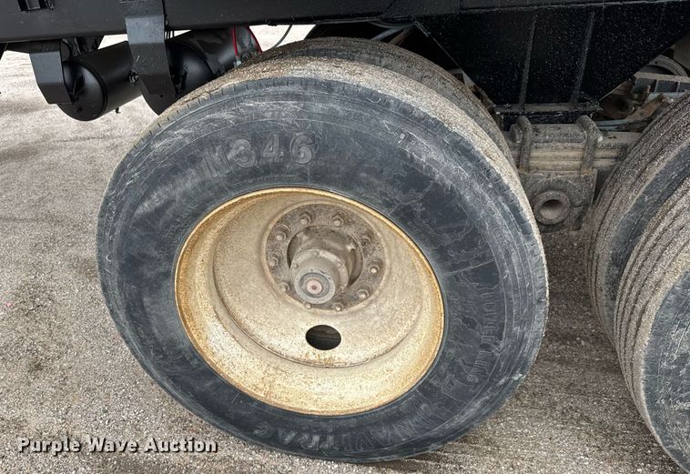 image for item EQ1422 1996 Clement RKHS2621 end dump trailer