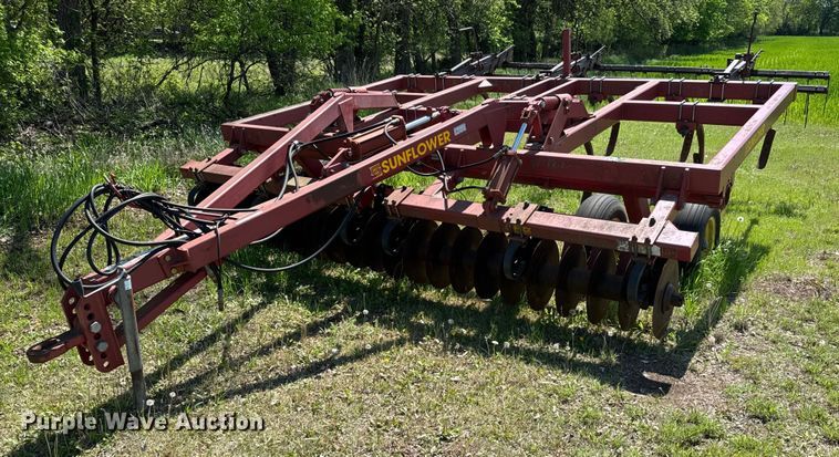 image for item EQ1435 Sunflower 4212 mulch finisher