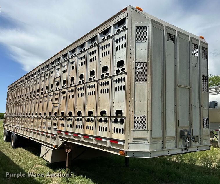 image for item EQ4657 1999 Barrett livestock trailer