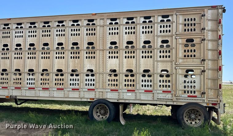 image for item EQ4657 1999 Barrett livestock trailer