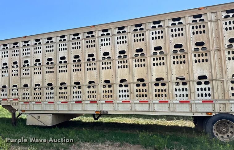 image for item EQ4657 1999 Barrett livestock trailer