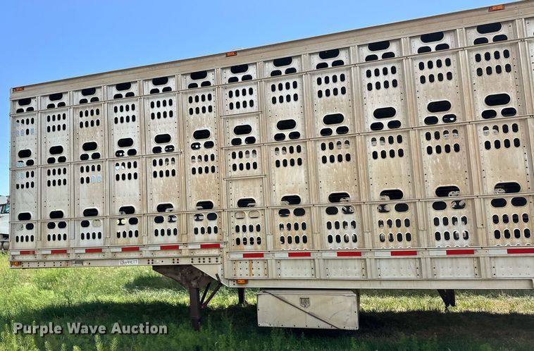 image for item EQ4657 1999 Barrett livestock trailer