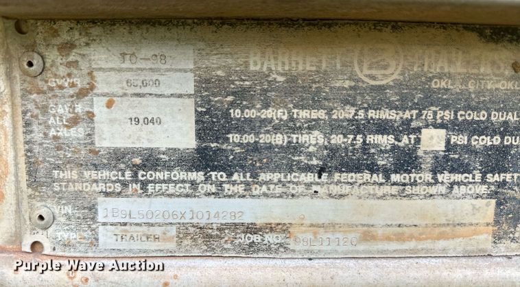 image for item EQ4657 1999 Barrett livestock trailer