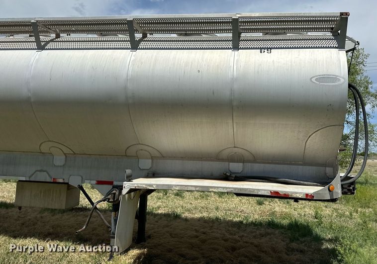 image for item EQ4658 1996 Ledwell Bulkfeed feed delivery trailer