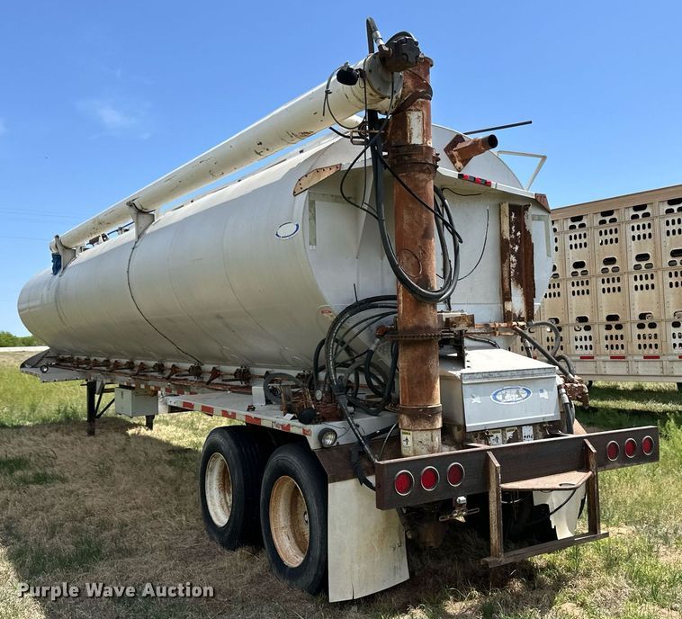 image for item EQ4658 1996 Ledwell Bulkfeed feed delivery trailer