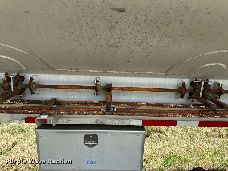 image for item EQ4658 1996 Ledwell Bulkfeed feed delivery trailer