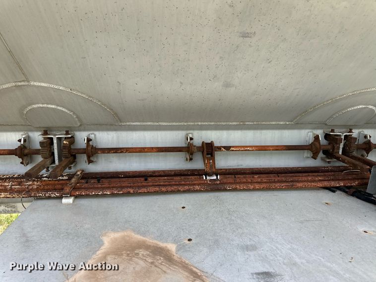 image for item EQ4658 1996 Ledwell Bulkfeed feed delivery trailer