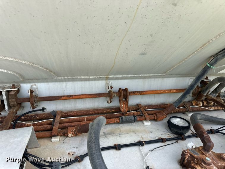 image for item EQ4658 1996 Ledwell Bulkfeed feed delivery trailer