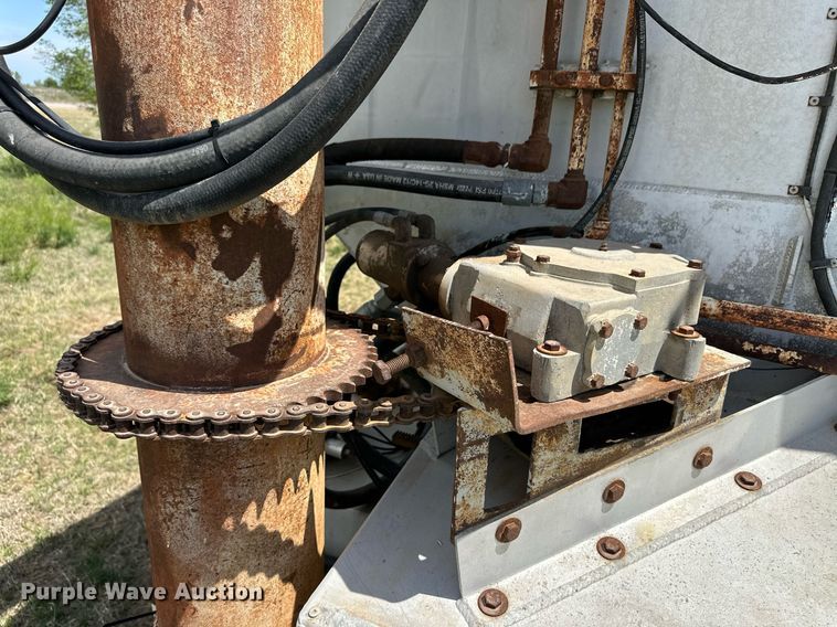 image for item EQ4658 1996 Ledwell Bulkfeed feed delivery trailer