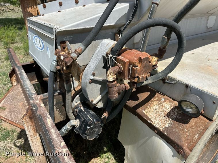 image for item EQ4658 1996 Ledwell Bulkfeed feed delivery trailer