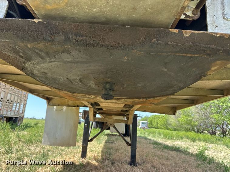 image for item EQ4658 1996 Ledwell Bulkfeed feed delivery trailer