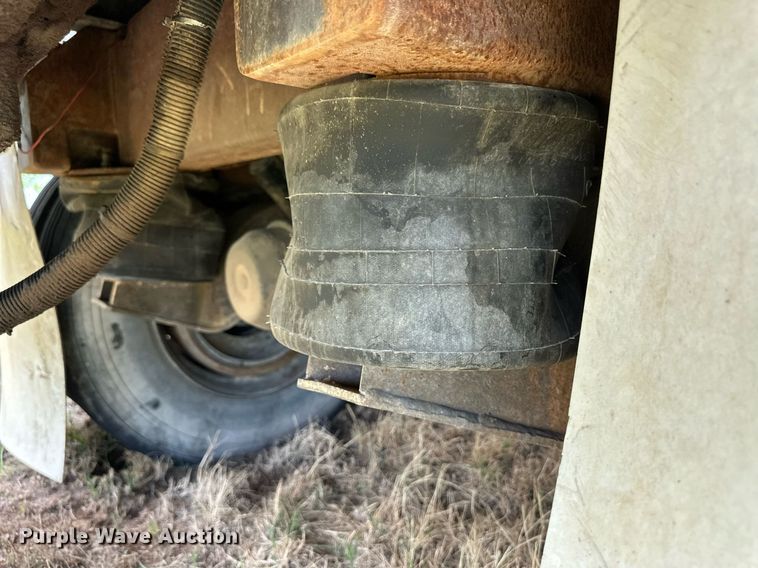 image for item EQ4658 1996 Ledwell Bulkfeed feed delivery trailer