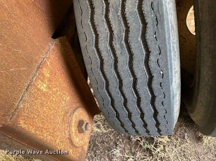 image for item EQ4658 1996 Ledwell Bulkfeed feed delivery trailer