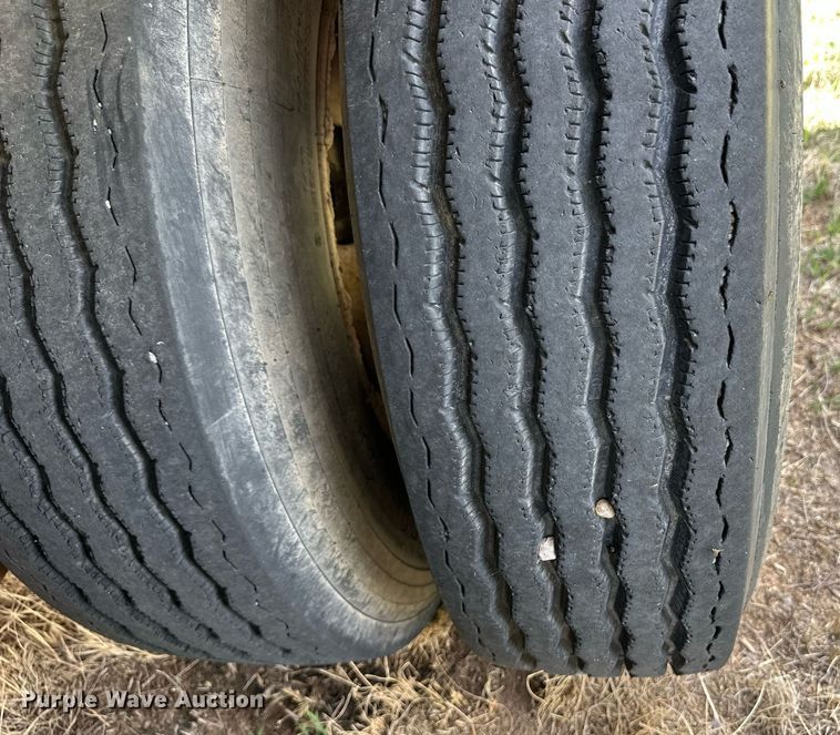 image for item EQ4658 1996 Ledwell Bulkfeed feed delivery trailer