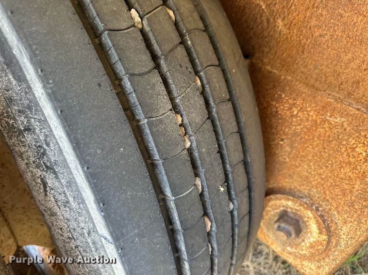 image for item EQ4658 1996 Ledwell Bulkfeed feed delivery trailer