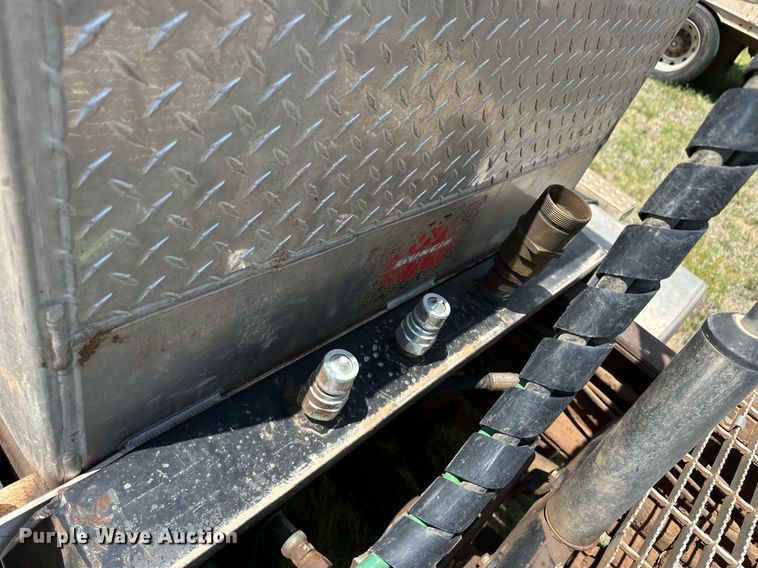 image for item EQ4659 2004 Mack CX613 semi truck