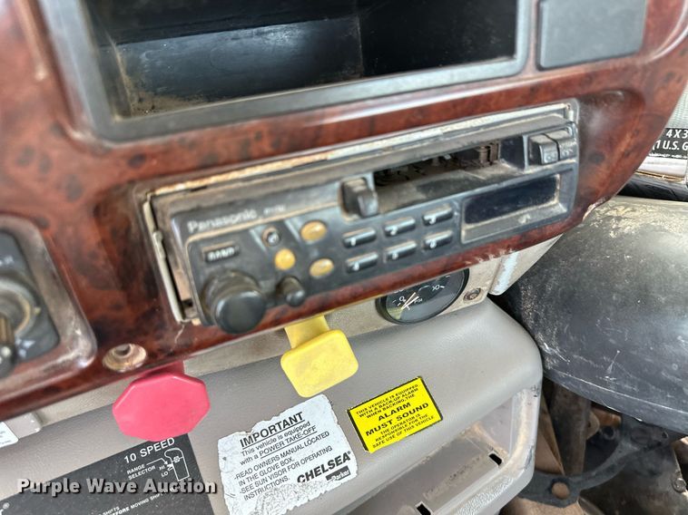 image for item EQ4659 2004 Mack CX613 semi truck