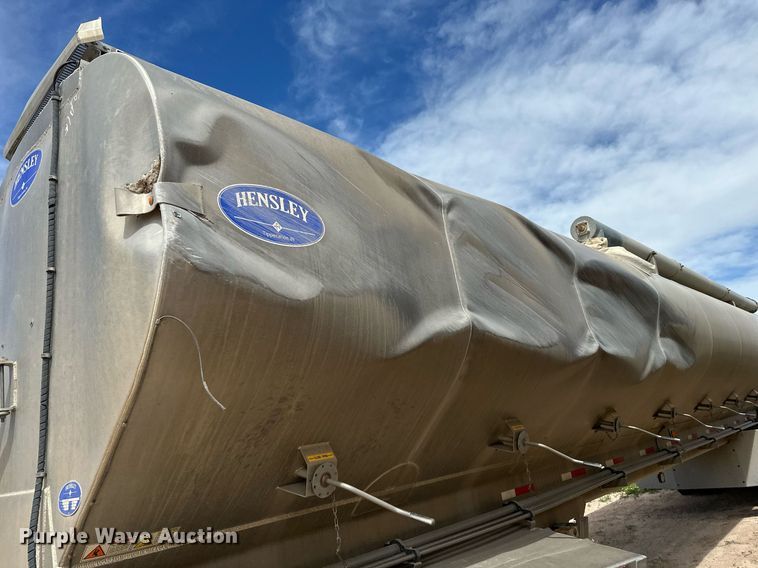 image for item EQ4685 2021 Hensley ATLW-40-35-8 feed delivery trailer