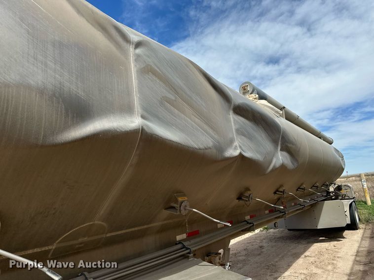 image for item EQ4685 2021 Hensley ATLW-40-35-8 feed delivery trailer