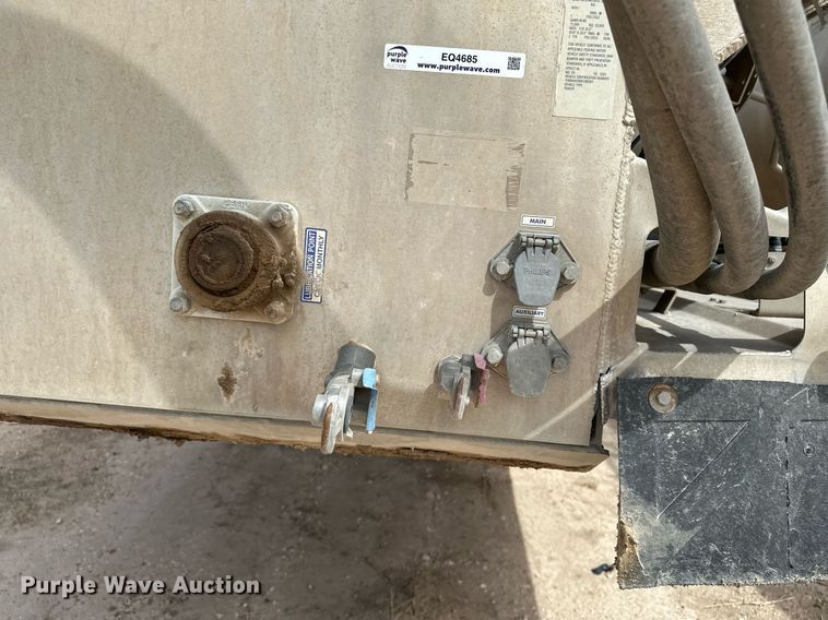 image for item EQ4685 2021 Hensley ATLW-40-35-8 feed delivery trailer