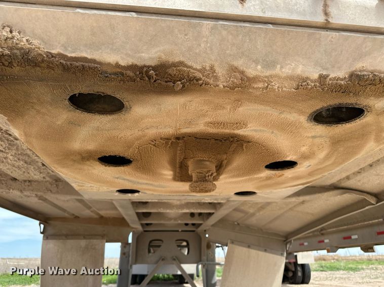 image for item EQ4685 2021 Hensley ATLW-40-35-8 feed delivery trailer