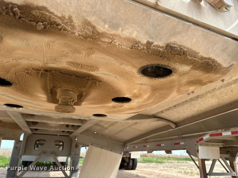 image for item EQ4685 2021 Hensley ATLW-40-35-8 feed delivery trailer