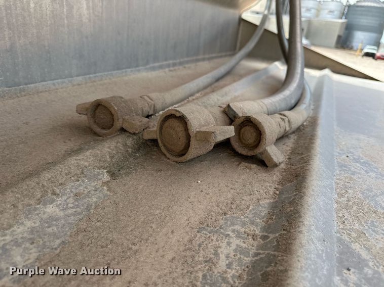 image for item EQ4685 2021 Hensley ATLW-40-35-8 feed delivery trailer