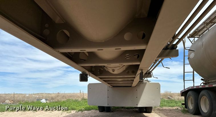 image for item EQ4685 2021 Hensley ATLW-40-35-8 feed delivery trailer