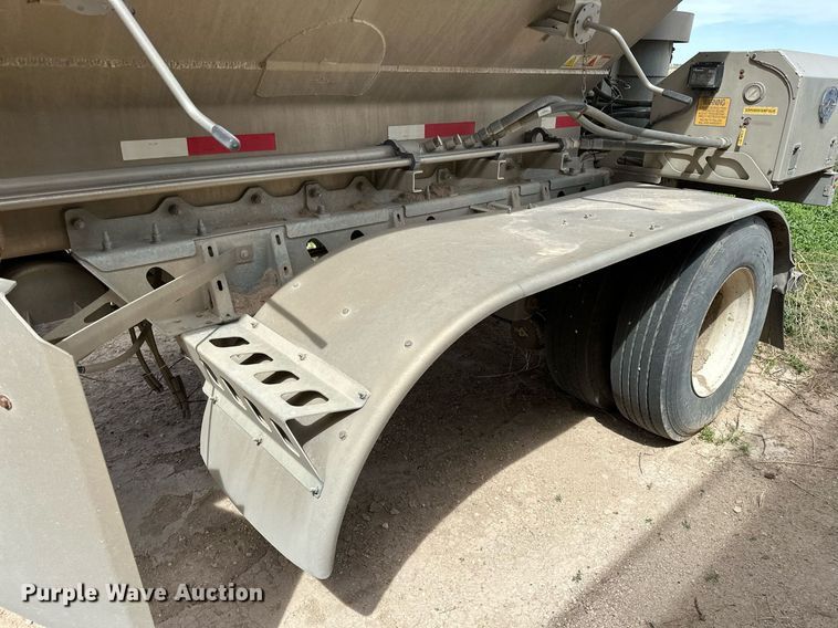 image for item EQ4685 2021 Hensley ATLW-40-35-8 feed delivery trailer