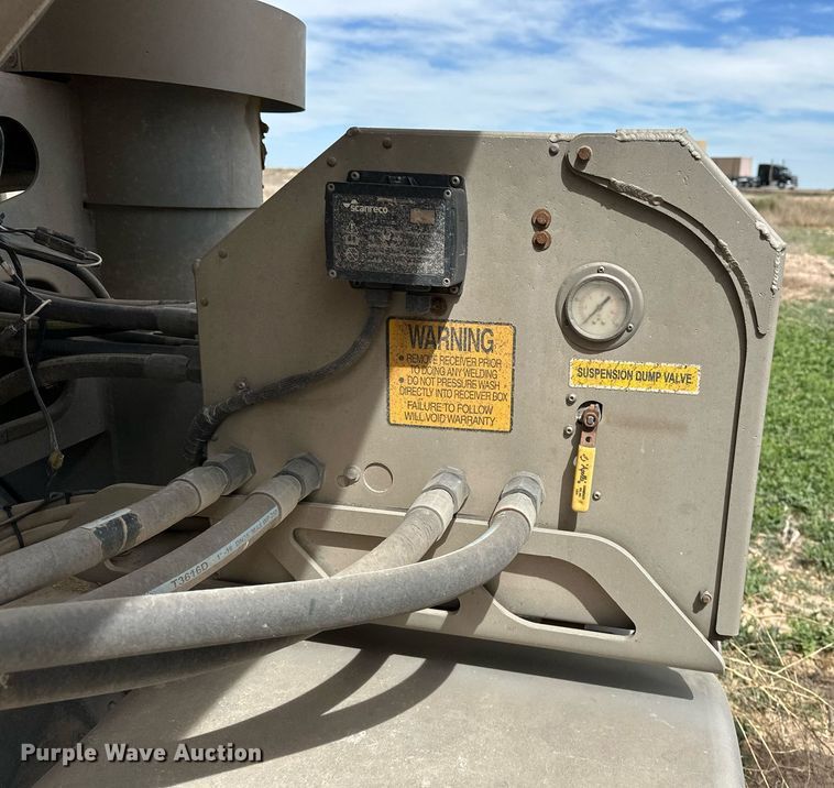 image for item EQ4685 2021 Hensley ATLW-40-35-8 feed delivery trailer