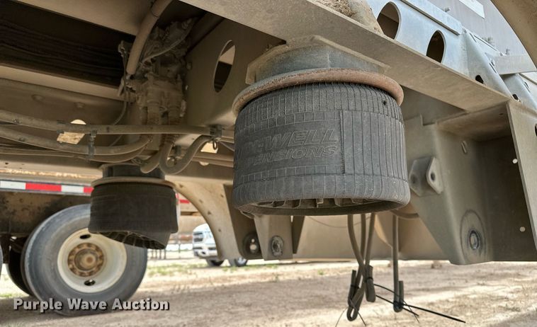 image for item EQ4685 2021 Hensley ATLW-40-35-8 feed delivery trailer