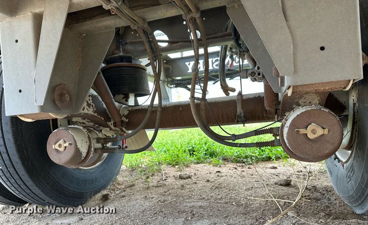 image for item EQ4685 2021 Hensley ATLW-40-35-8 feed delivery trailer