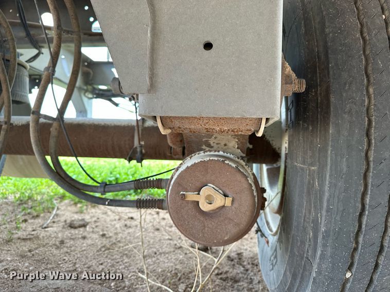 image for item EQ4685 2021 Hensley ATLW-40-35-8 feed delivery trailer