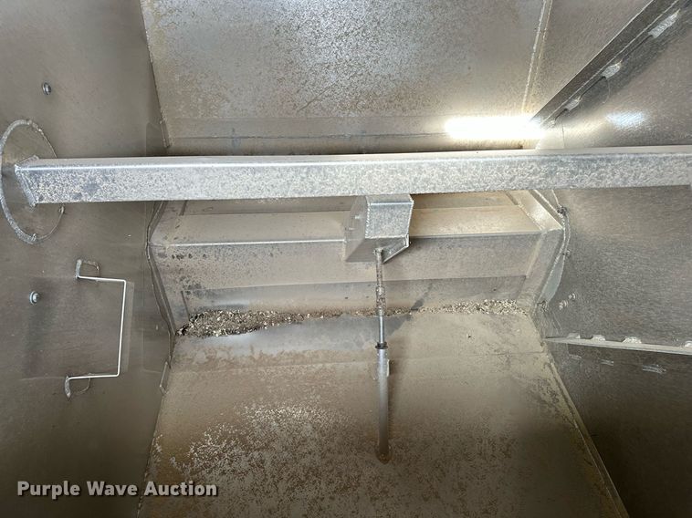 image for item EQ4685 2021 Hensley ATLW-40-35-8 feed delivery trailer