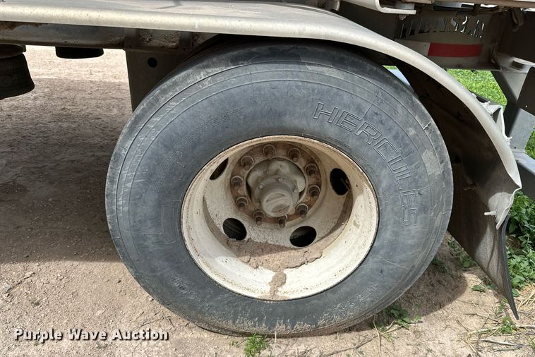 image for item EQ4685 2021 Hensley ATLW-40-35-8 feed delivery trailer