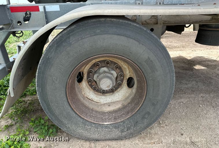 image for item EQ4685 2021 Hensley ATLW-40-35-8 feed delivery trailer