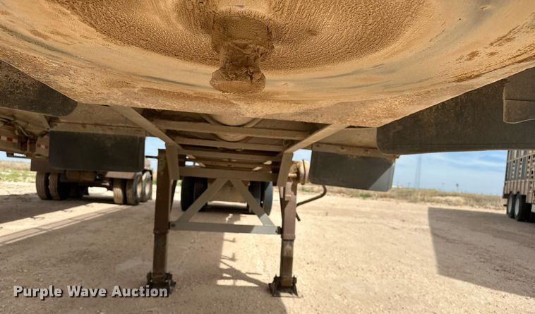 image for item EQ4686 2006 Pinson AA9ID288FFD7AAAP-U feed delivery trailer