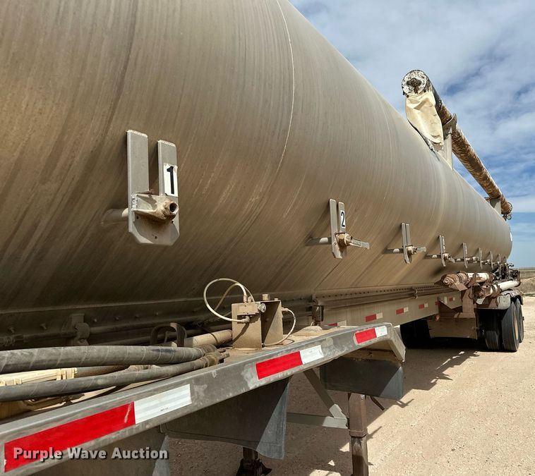 image for item EQ4686 2006 Pinson AA9ID288FFD7AAAP-U feed delivery trailer