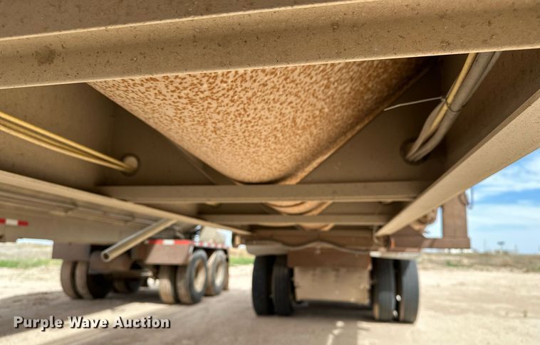 image for item EQ4686 2006 Pinson AA9ID288FFD7AAAP-U feed delivery trailer