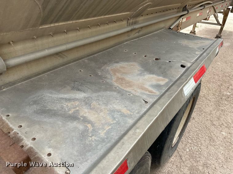 image for item EQ4686 2006 Pinson AA9ID288FFD7AAAP-U feed delivery trailer