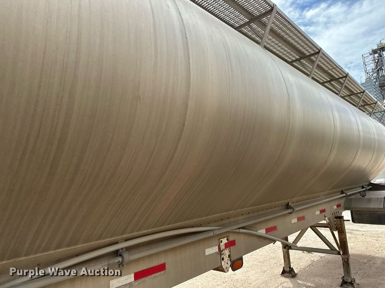 image for item EQ4686 2006 Pinson AA9ID288FFD7AAAP-U feed delivery trailer