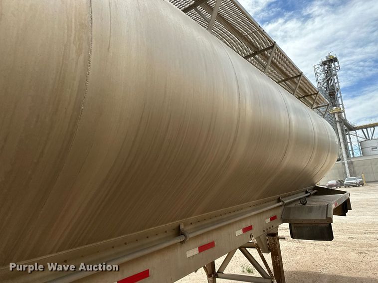 image for item EQ4686 2006 Pinson AA9ID288FFD7AAAP-U feed delivery trailer