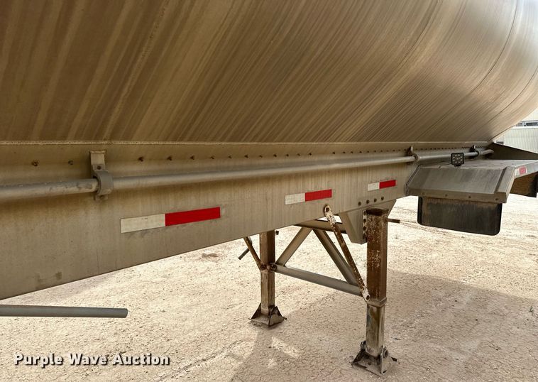 image for item EQ4686 2006 Pinson AA9ID288FFD7AAAP-U feed delivery trailer