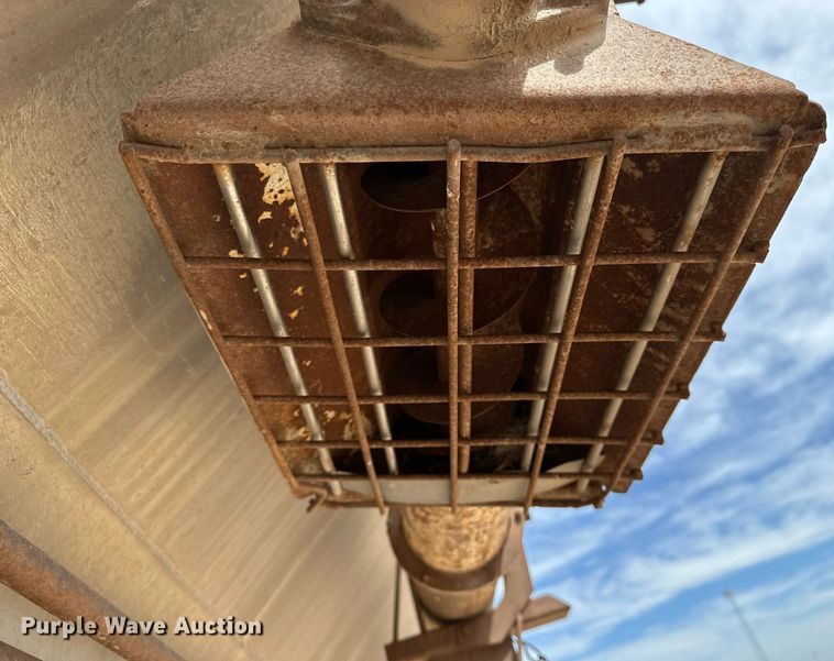 image for item EQ4686 2006 Pinson AA9ID288FFD7AAAP-U feed delivery trailer