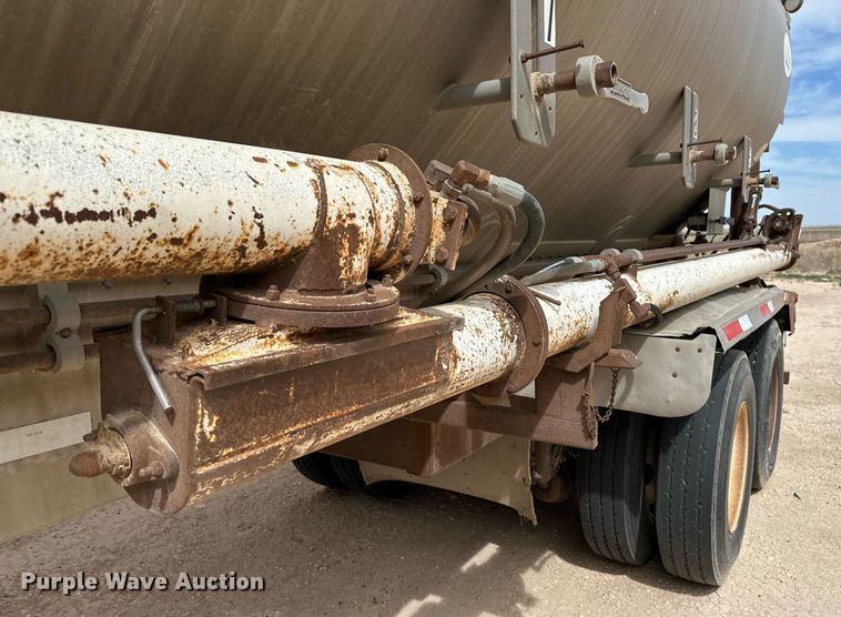 image for item EQ4686 2006 Pinson AA9ID288FFD7AAAP-U feed delivery trailer