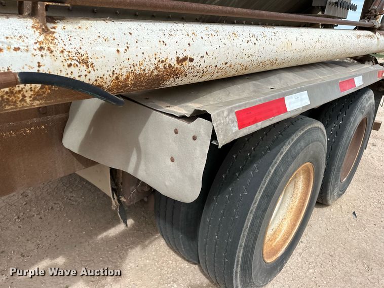 image for item EQ4686 2006 Pinson AA9ID288FFD7AAAP-U feed delivery trailer